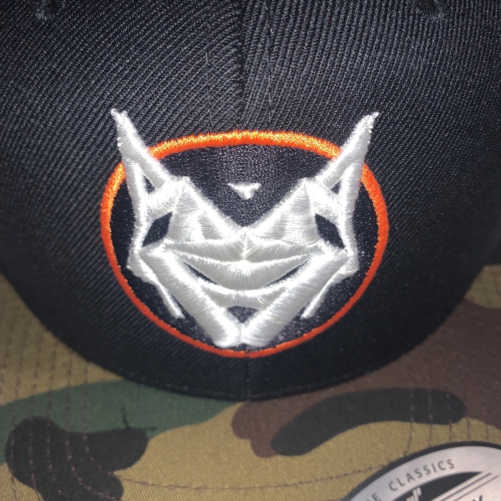 Hat - Picture 4 of 8